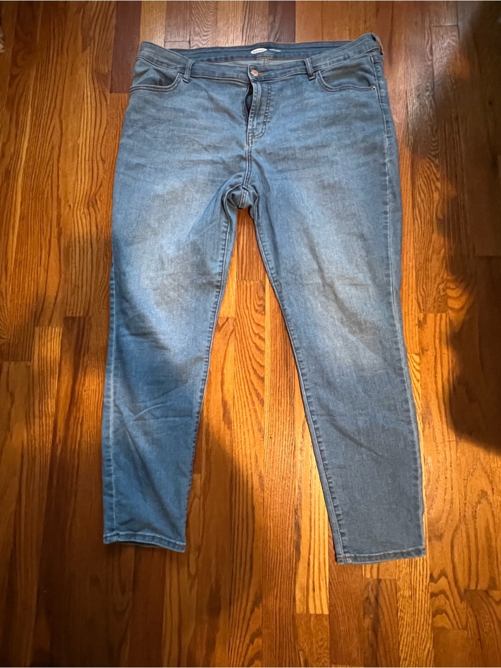 Old Navy Women's Skinny Jeans in Light Blue Wash